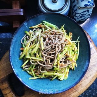 黄瓜丝拌饸饹面的做法步骤：7