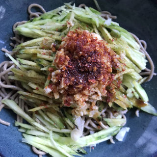 黄瓜丝拌饸饹面的做法步骤：6