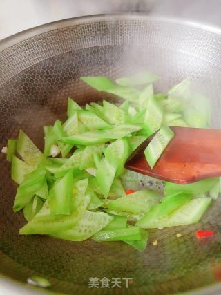 黄瓜炒鸡蛋的做法步骤：10