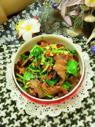 香菜拌卤牛肉的做法步骤：10