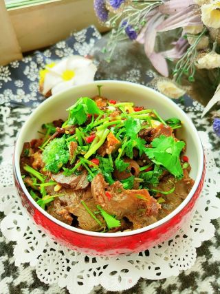 香菜拌卤牛肉的做法步骤：9