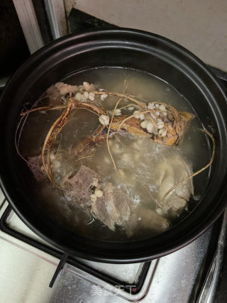五指毛桃芡实薏米龙骨汤的做法步骤：9