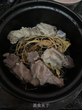 五指毛桃芡实薏米龙骨汤的做法步骤：5
