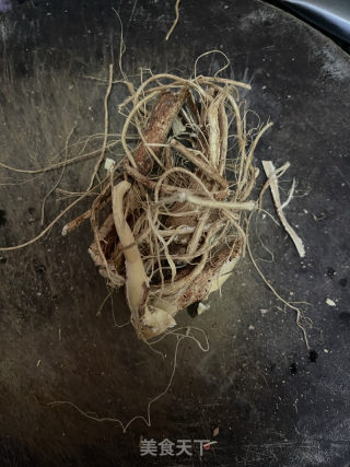五指毛桃芡实薏米龙骨汤的做法步骤：3