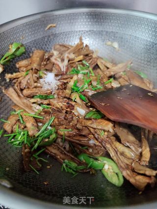 炒茄子干的做法步骤：9