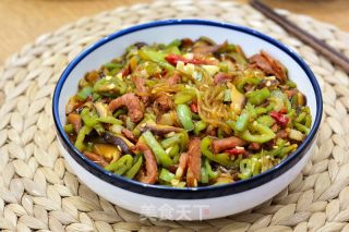 腊肉辣椒炒粉条的做法