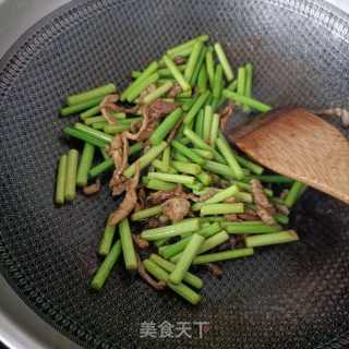 蒜苔炒腐竹的做法步骤：12