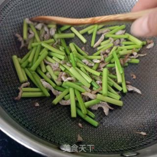 蒜苔炒腐竹的做法步骤：10