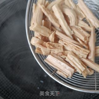 蒜苔炒腐竹的做法步骤：5