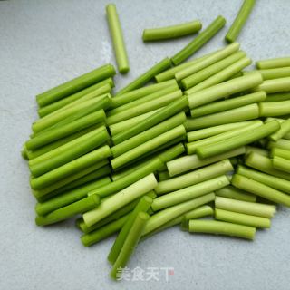 蒜苔炒腐竹的做法步骤：2