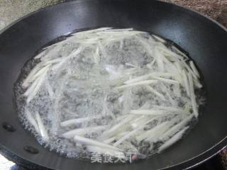 菜芯干拌茭白的做法步骤：3