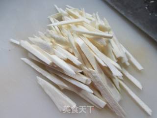 菜芯干拌茭白的做法步骤：2