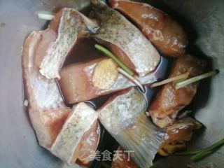 红烧鱼块的做法步骤：1