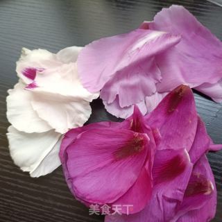三色牡丹花瓣炒鸡蛋的做法步骤：4