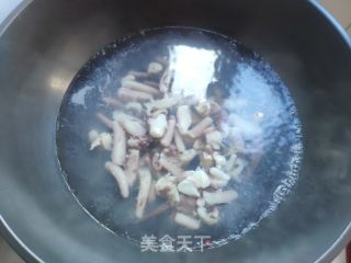 孜然肉丝鱿鱼的做法步骤：3