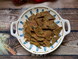 花椒叶黑全麦鸡蛋煎饼的做法步骤：10