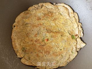 花椒叶黑全麦鸡蛋煎饼的做法步骤：7
