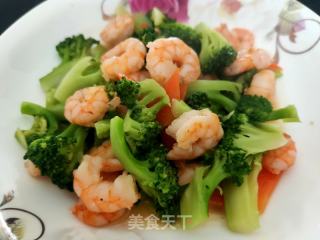 西蓝花炒虾仁的做法步骤：11