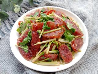 芹菜炒广式香肠的做法步骤：8