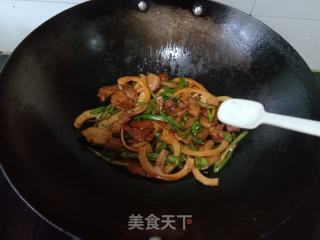 五花肉青椒炒笋的做法步骤：6
