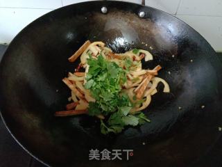 熏干炒笋的做法步骤：7