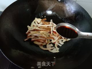 熏干炒笋的做法步骤：5