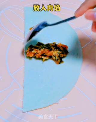 酥到掉渣的酸菜鲜肉锅盔的做法步骤：3