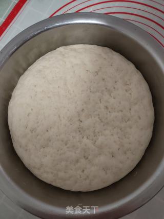 鹌鹑蛋肉包的做法步骤：3