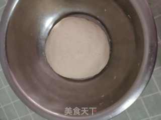 鹌鹑蛋肉包的做法步骤：2