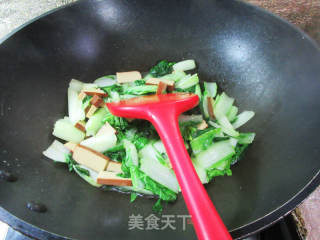 鸡蛋干炒毛毛菜的做法步骤：12