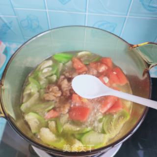 丝瓜酥肉汤的做法步骤：8