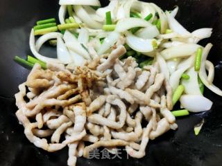 肉丝洋葱炒蒜薹的做法步骤：10