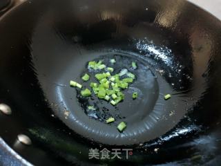 肉丝洋葱炒蒜薹的做法步骤：7