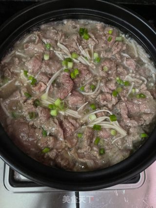 金针菇牛肉煲的做法步骤：11
