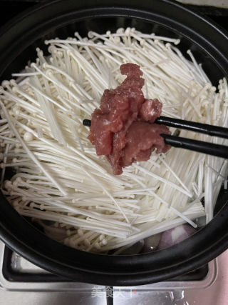 金针菇牛肉煲的做法步骤：8