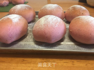 火龙果麻薯软欧包的做法步骤：17