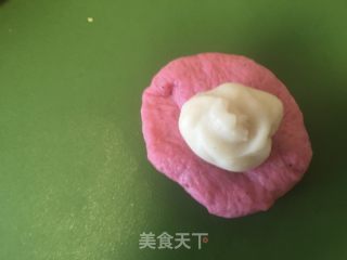 火龙果麻薯软欧包的做法步骤：12