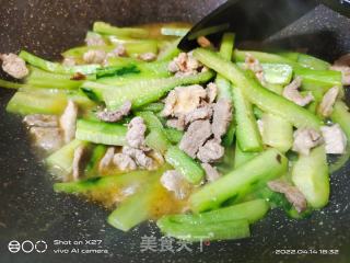 黄瓜炒肉片的做法步骤：6
