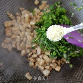 柳叶黑面肉丁包的做法步骤：22
