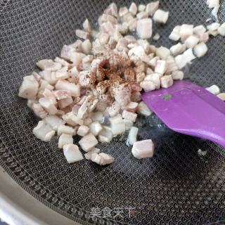 柳叶黑面肉丁包的做法步骤：17