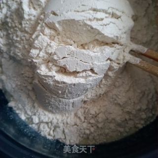 柳叶黑面肉丁包的做法步骤：7