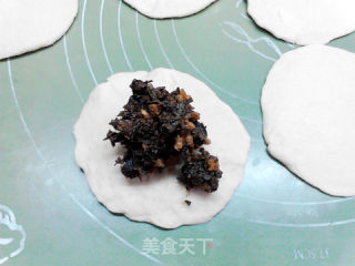 酱香菜干腊肉莜面包子的做法步骤：17