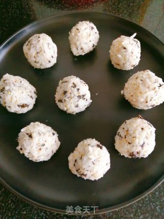 金枪鱼芝士饭团的做法步骤：2