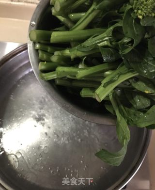 白灼菜心苗的做法步骤：4