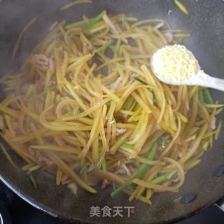野葱炒土豆丝的做法步骤：11