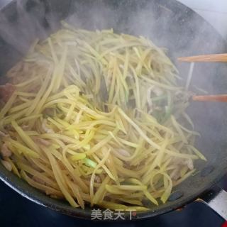 野葱炒土豆丝的做法步骤：9