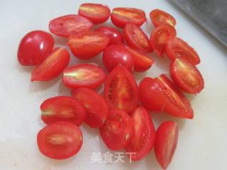 圣女果炒苦瓜的做法步骤：2