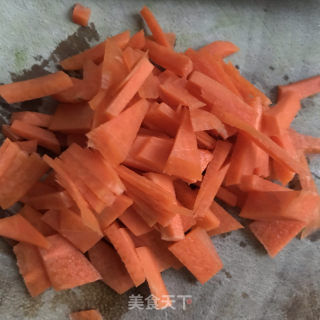 蜜瓜胡萝卜汁的做法步骤：3