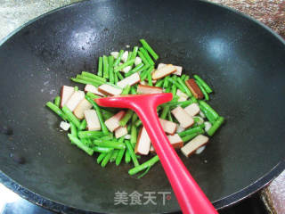 鸡蛋干炒空心菜梗的做法步骤：8
