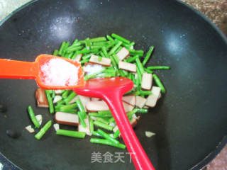 鸡蛋干炒空心菜梗的做法步骤：7